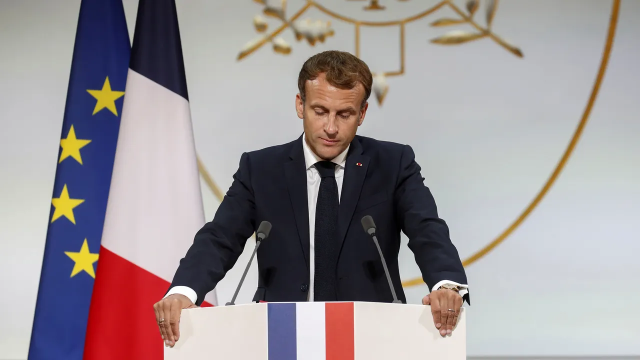 Algeria îşi recheamă ambasadorul din Franţa, din cauza declaraţiilor făcute de preşedintele Emmanuel Macron. Tensiunile dintre cele două state cresc