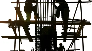 Efectele războiului din Ucraina lovesc industria construcţiilor: „Ar putea urma scumpiri mari la oţel-beton”