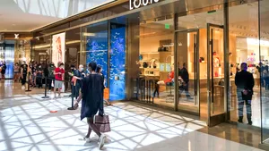 Pandemia pune luxul pe pauză: COVID-19 afectează drastic veniturile Louis Vuitton