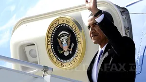 Barack Obama a sosit la Sankt Petersburg. Preşedintele american, primit de Putin cu o strângere de mână - FOTO