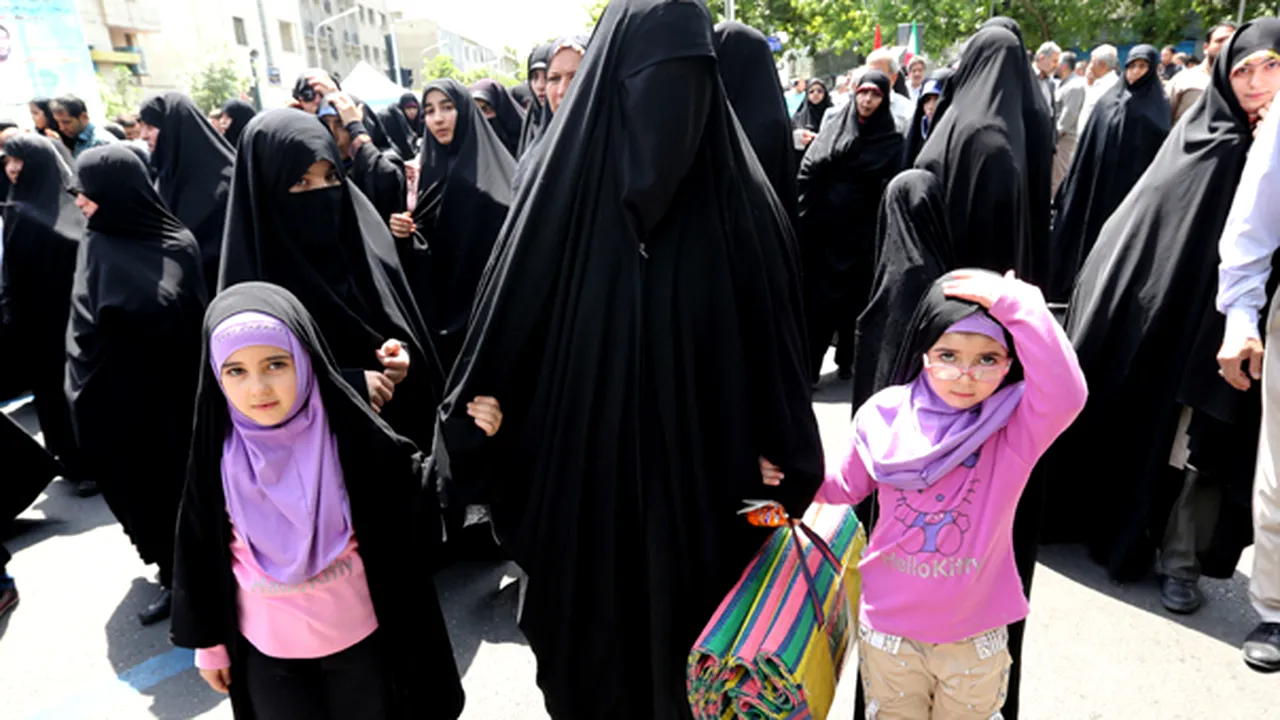 Amnesty: Iranul consideră femeile 