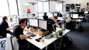 Angajatorii pot INTERZICE purtarea valului islamic la birou. Ce a decis Curtea Europeană de Justiţie legat de simbolurile afişate la locul de muncă