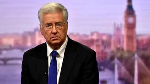 Ministrul britanic al Apărării, Michael Fallon, a demisionat pe fondul unor acuzaţii de abuz sexual