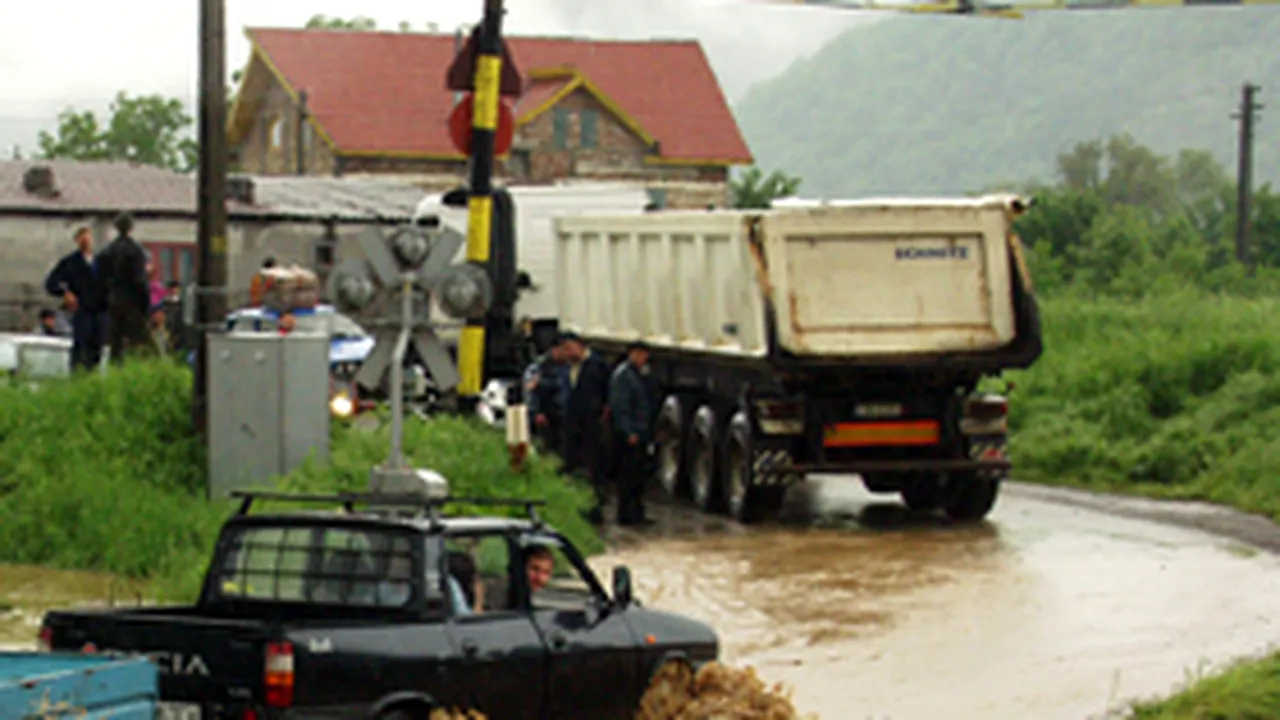 Inundaţii în patru localităţi din judeţul Prahova