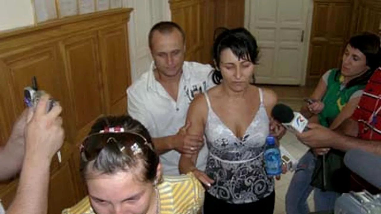 Directorul şi eleva de la liceul particular din Sighet rămân în arest