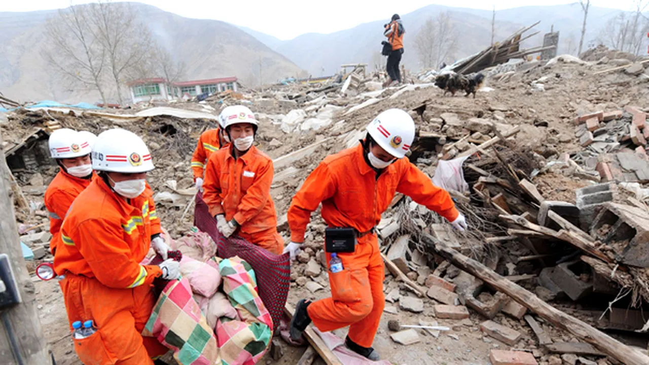 Peste 1.700 de morţi în urma cutremurului de miercuri din China