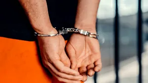 Un profesor de matematică din Cluj, arestat preventiv după ce ar fi agresat sexual două eleve