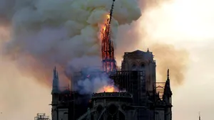 Donald Trump oferă asistenţa specialiştilor din Statele Unite pentru restaurarea Catedralei Notre-Dame
