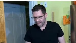 Surpriză uriaşă pentru un american: Un individ a intrat în casa lui, i-a făcut curat şi a plecat / Ce a găsit omul în baie | VIDEO