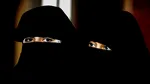 Dragostea în vremea Statului Islamic / Partenera de viață a unei importante figuri a propagandei Stat Islamic, acuzată că a aderat de bună voie la gruparea Stat Islamic, e judecată la Paris împreună cu soacra și cumnata ei