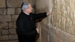 COMENTARIU Lelia Munteanu: E mai uşor să înspăimânţi cetăţenii, decât să rezolvi problemele economiei