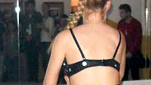 Show erotic la Balul bobocilor de la Universitatea 