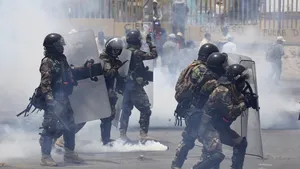 Luptele dintre protestatari şi poliţia din Peru, soldate cu 17 morţi

