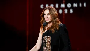 Julia Roberts debutează la Festivalul de Film de la Veneția cu filmul „After the Hunt”