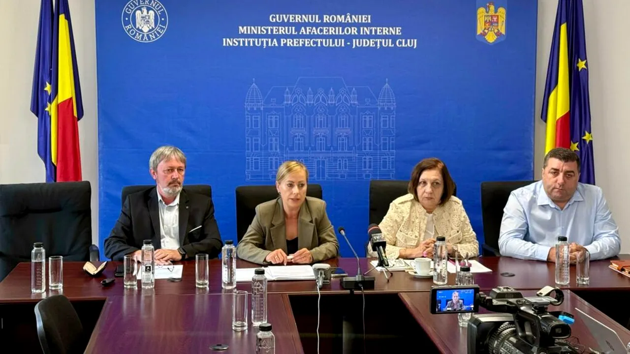 Meteorologii de la stația din munții Vlădeasa distrusă de incendiu, vor fi cazați în două containere complet echipate