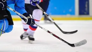 Jucătorul de hochei pe gheaţă Derek Bogaard a fost găsit mort în apartamentul său