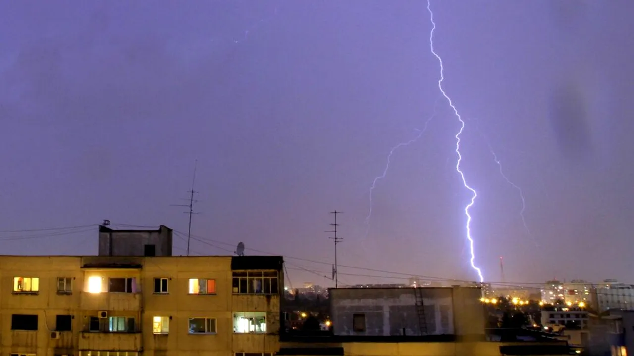 Vremea se schimbă radical în România: de la caniculă de 37 de grade la furtuni și o răcire de până la 10 grade