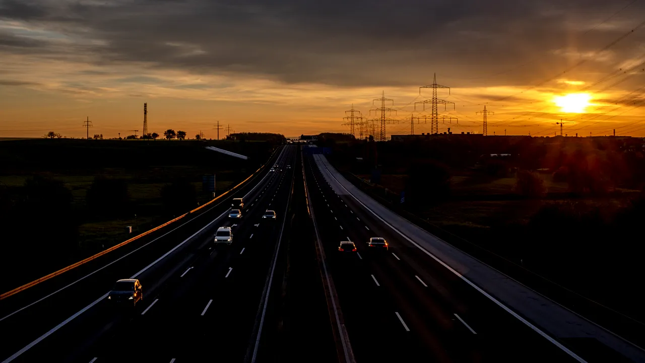 Decizie radicală. Ministrul german al Transporturilor ameninţă că va interzice circulaţia cu maşina în weekenduri pentru a îndeplini obiectivele climatice