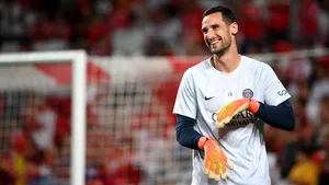 Spaimă la PSG: portarul Sergio Rico a căzut de pe cal şi s-a accidentat la cap

