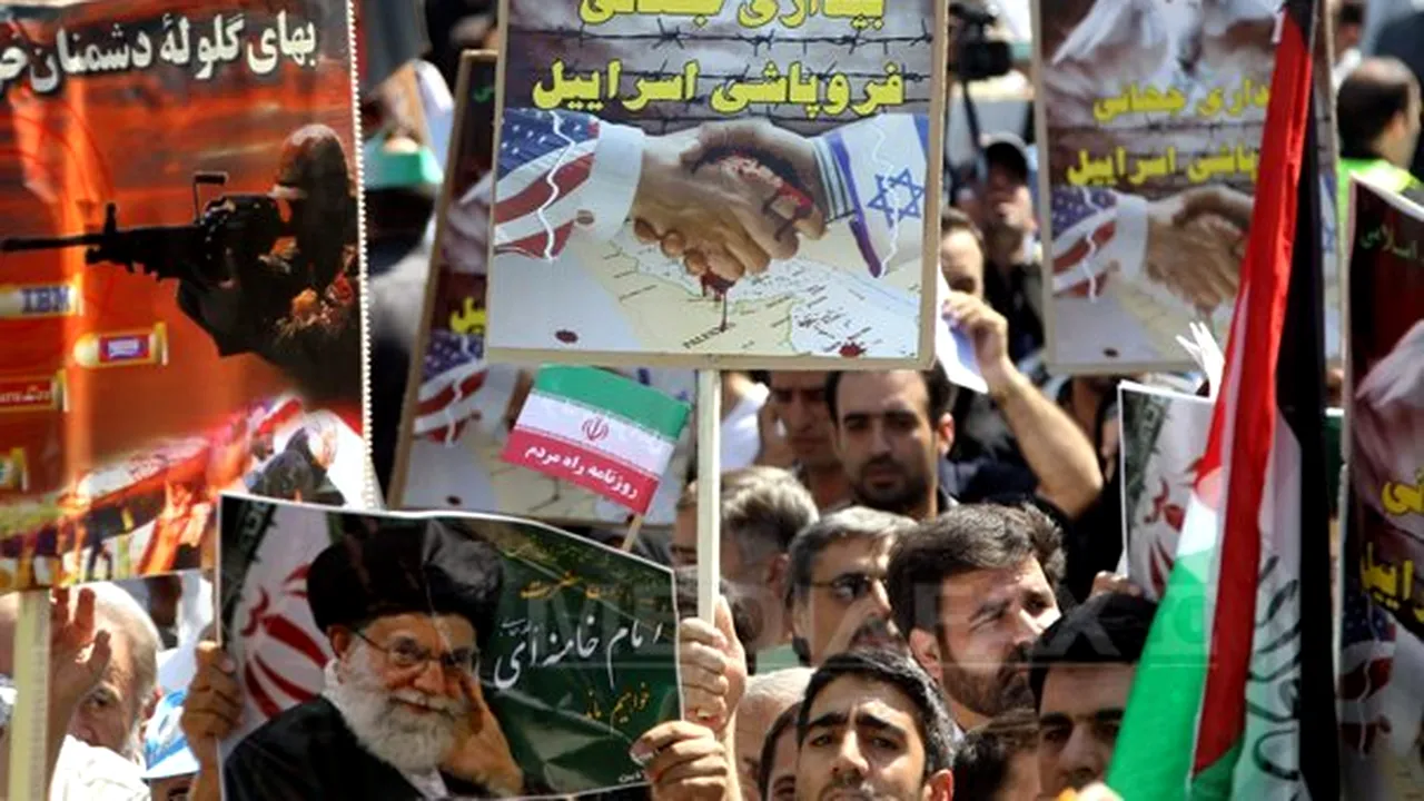Zeci de mii de persoane manifestează în Iran împotriva Israelului şi Statelor Unite