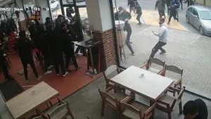 Incidente între suporteri la Arad, înaintea meciului de fotbal UTA - Dinamo