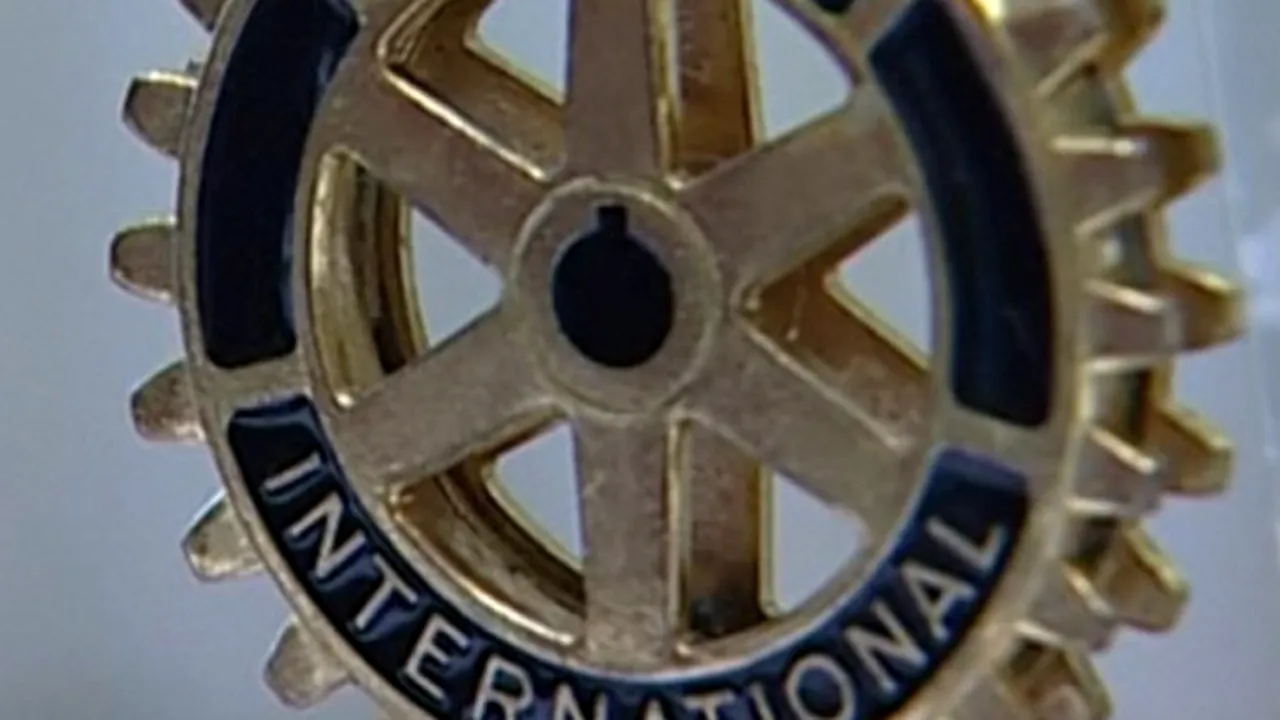 Cine face parte din Clubul Rotary, una dintre cele mai exclusiviste organizaţii din România: 