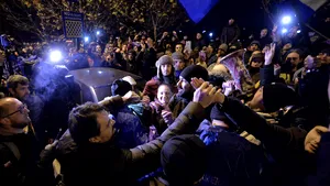Un deputat UDMR compară protestatarii din faţa Parlamentului cu minerii: Eu am ieşit pe jos. Când am trecut pe lângă un vicelider al grupului USR şi am auzit ce se întâmplă în stradă.../ Reacţia USR