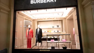 În ciuda pandemiei, grupurile producătoare de bunuri de lux raportează vânzări în creştere