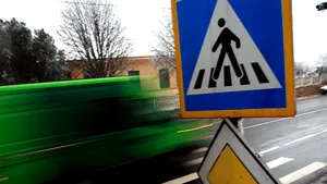 Peste 60 de treceri de pietoni din Capitală vor avea dispozitive optice de atenţionare a şoferilor