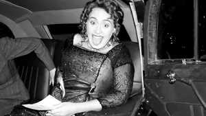 Adele, petrecere controversată la 30 de ani, după ce a dansat cu vestă de salvare. De ce alegerea temei a stârnit valuri de reacţii