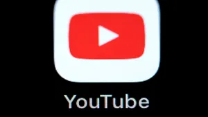 YouTube va eticheta automat videoclipurile generate cu AI. Noile marcaje vor fi mai vizibile pe Shorts și clipurile lungi