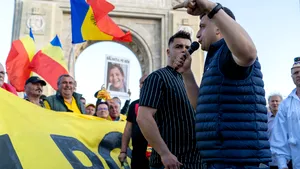 Reacţia AUR, după ce o consilieră a partidului a intrat cu gloanţe în geantă în Camera Deputaţilor