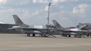 VIDEO: Primele aeronave de tip F-16 Fighting Falcon au sosit în ţară