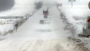 Buzău: Circulaţia rutieră pe DN 22, închisă în totalitate din cauza viscolului