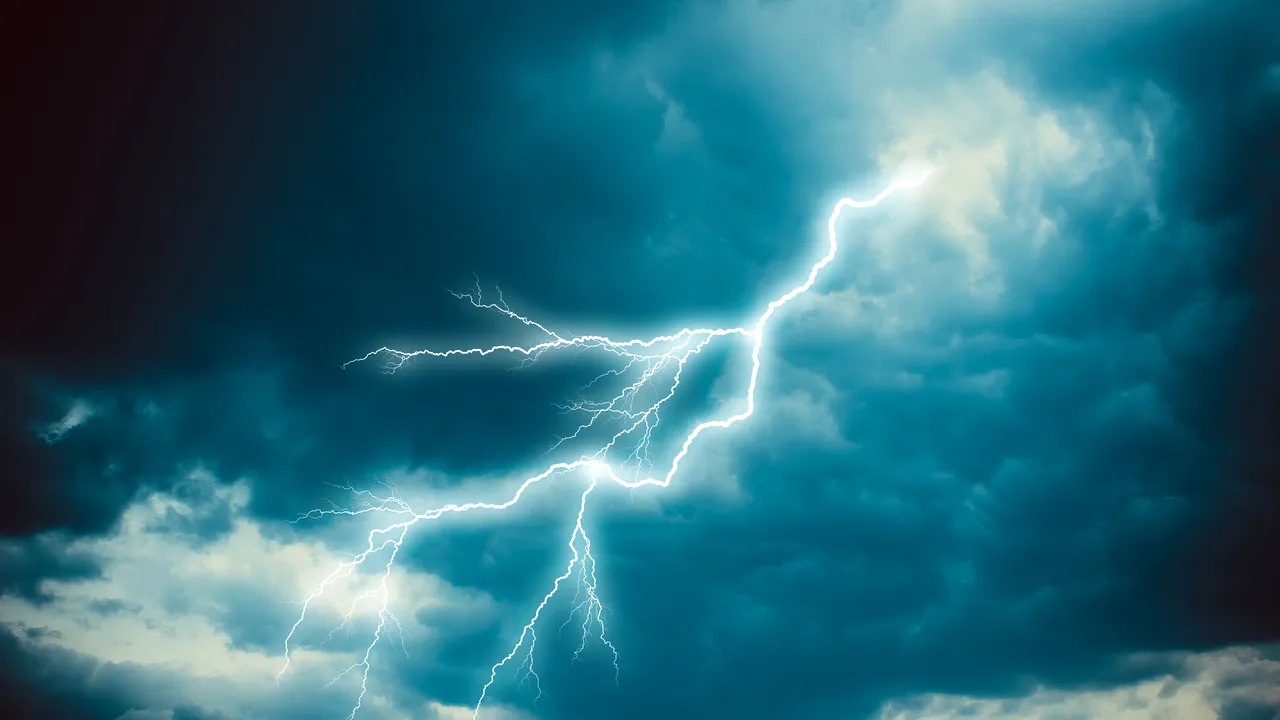 ALERTĂ METEO. Cod galben de furtună în Capitală şi în alte cinci judeţe