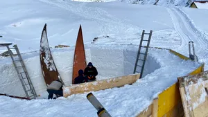 Au început lucrările la noul Hotel de Gheaţă de la Bâlea Lac