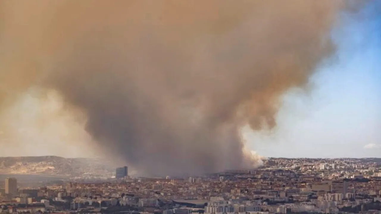 Incendiile de vegetație din Marsilia: Peste 100 de răniți si sute de locuitori evacuați