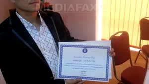 Ponta l-a premiat pe un angajat al Primăriei Cacica, după găsirea unui tezaur monetar geto-dacic