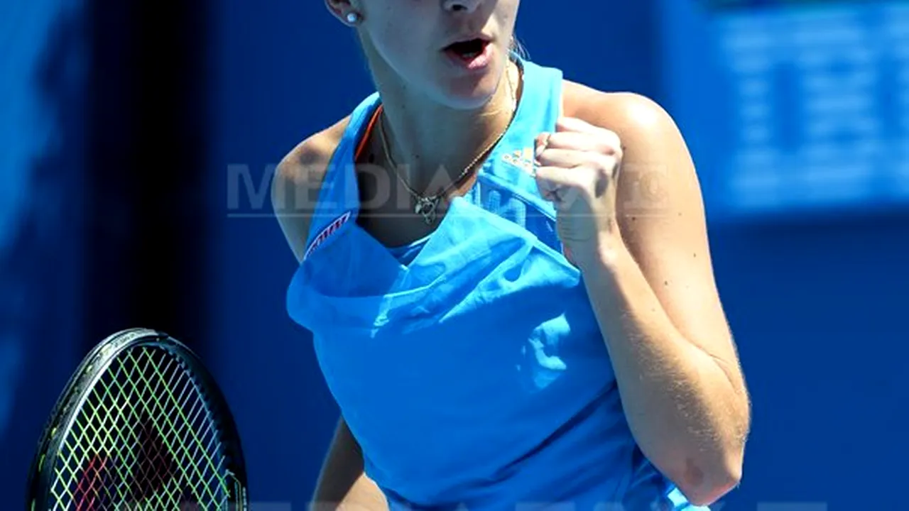 Tinereţea a învins experienţa, la Australian Open: Belinda Bencic (17 ani) a trecut de cea mai în vârstă tenismenă, Kimiko Date Krumm (43 de ani)