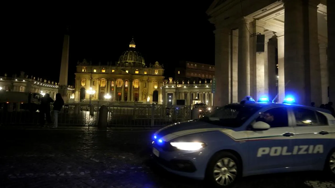 Incident la Vatican: un bărbat aflat la volanul unei maşini a forţat punctul de control