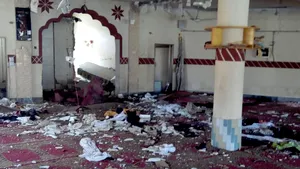 Atentat într-o moschee din Pakistan: Cel puţin 13 morţi şi zeci de răniţi - VIDEO