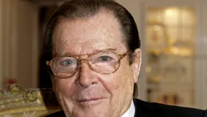 Roger Moore, desemnat Omul Anului 2009