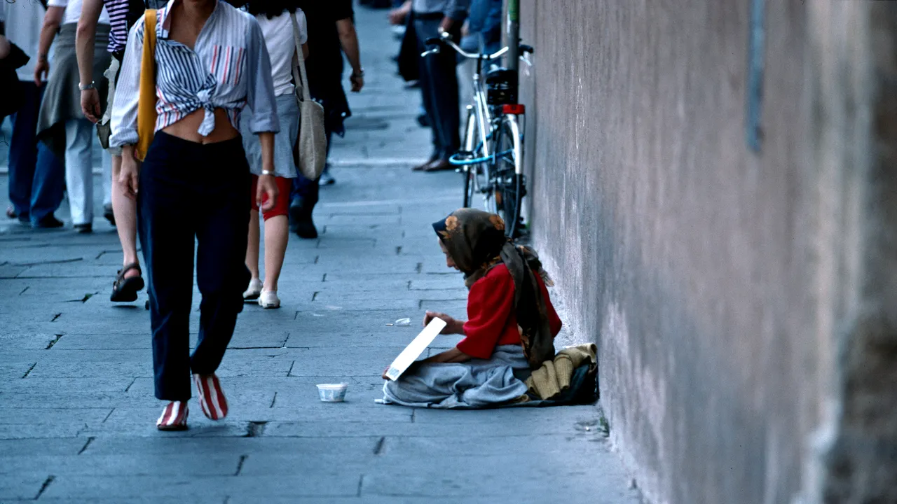 Eurostat: Four in 10 Romanians at Risk of Poverty or Social Exclusion