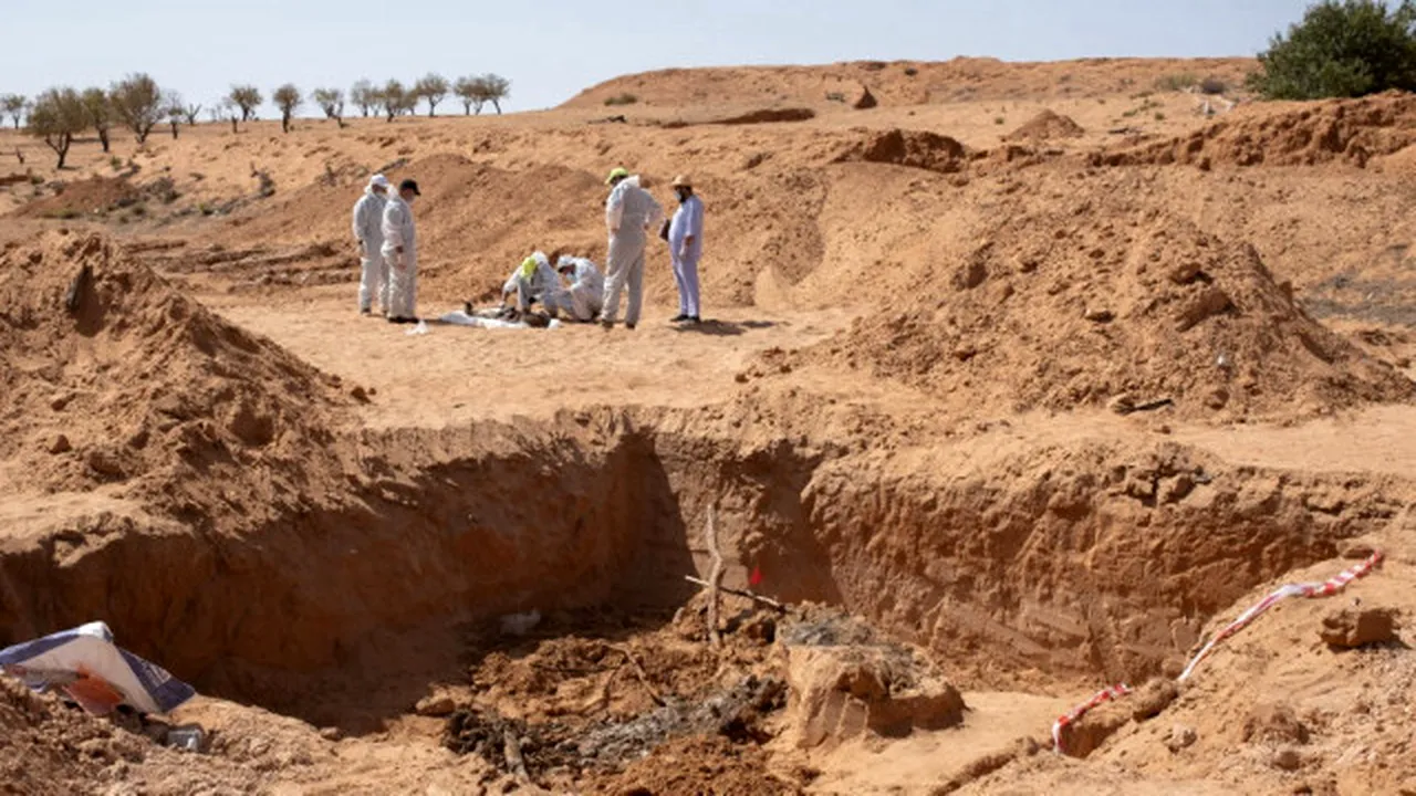 O groapă comună a fost descoperită la graniţa dintre Libia şi Tunisia. ONU a deschis o investigaţie
