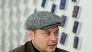 INTERVIU - Cătălin Dorian Florescu, laureatul cărţii anului 2011 din Elveţia: Vreau să mă dedic omului prin scris