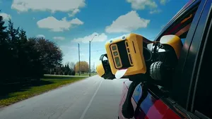 VIDEO Spot, câinele robot, a împlinit 1 an. Ce preţ are patrupedul care ajută poliţia din New York?