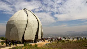 Templul tuturor religilor are structura unui dom şi nouă intrări care să întâmpine simbolic oamenii din toate colţurile Pământului - FOTO