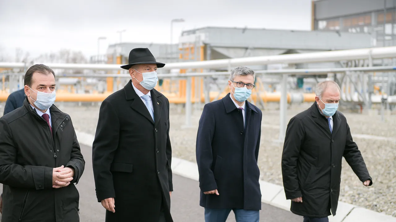Ziua cârtiţei pentru gazoductul BRUA. În trei luni, alături de Klaus Iohannis, premierul trece prin acelaşi loc