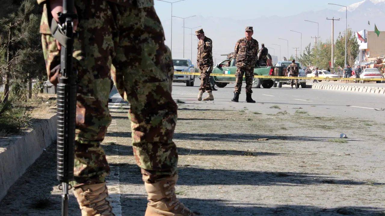 Zeci de morţi în urma unui atentat cu maşină capcană în Afganistan