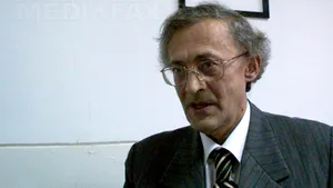 Interdicţie de a părăsi ţara pentru Rectorul UMF Iaşi, Vasile Astărăstoae